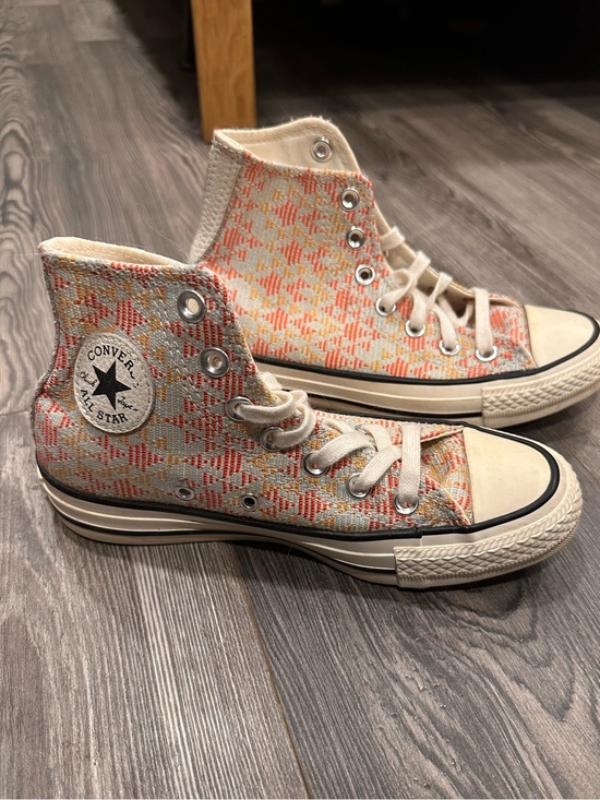 Converse Shoes - Converse cream canvas women's sneakers with coral and light blue accents